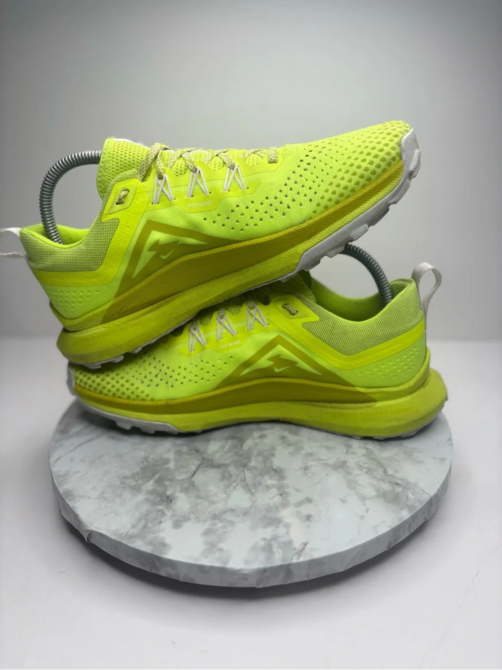Nike size react